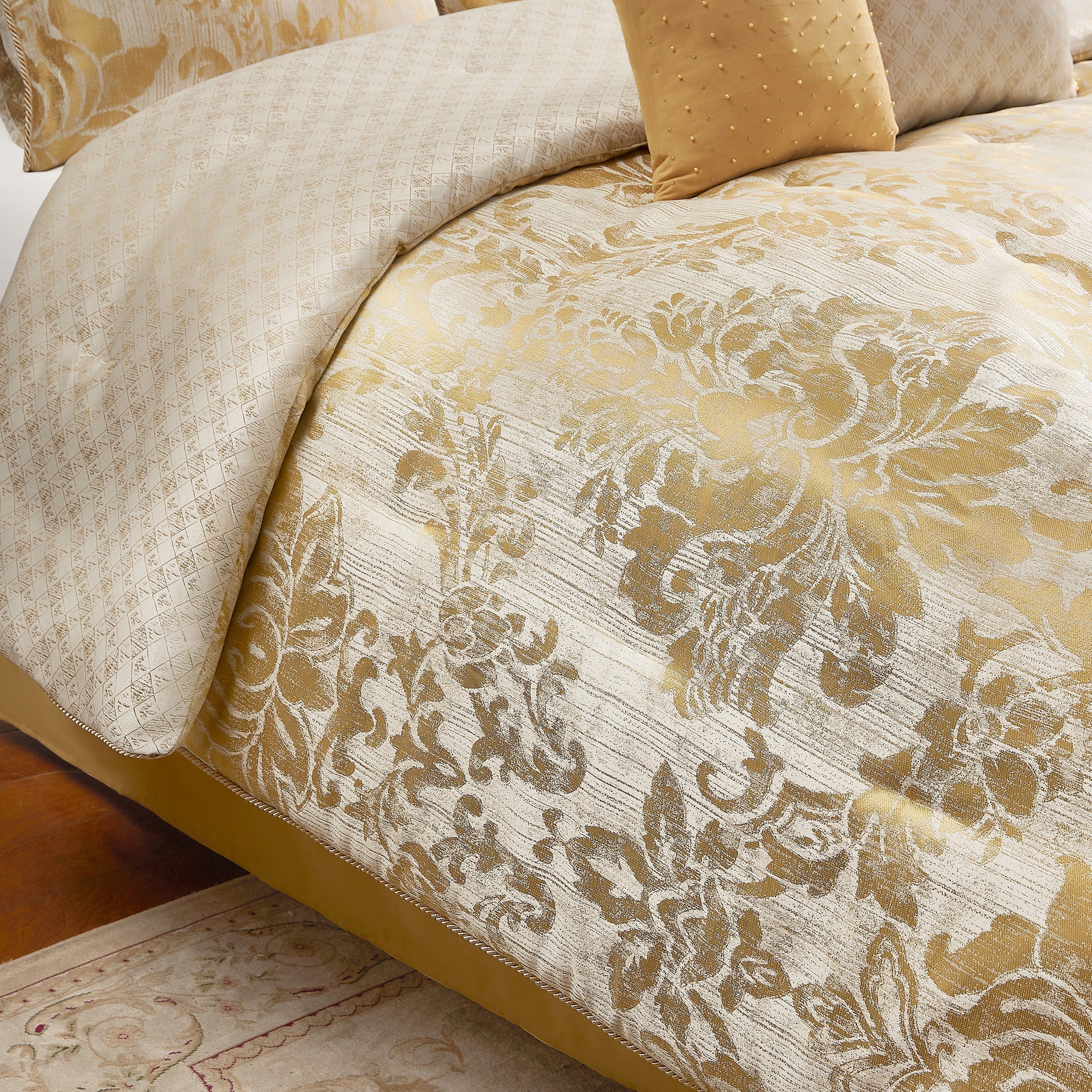 8-Piece Comforter Set Tarmon Gold